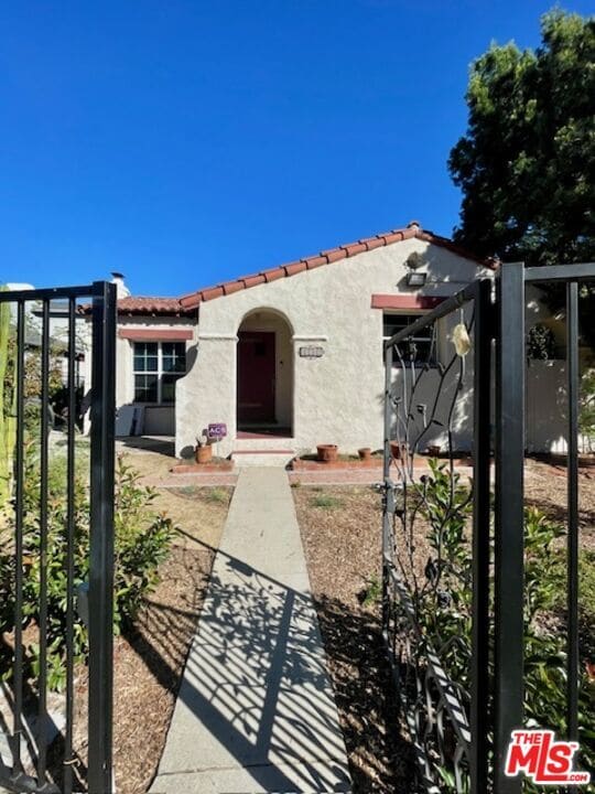 11151 Sarah St in Los Angeles, CA - Building Photo - Building Photo