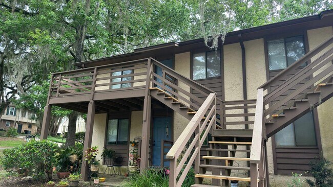 property at 1943 Larette Dr