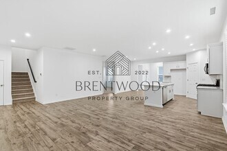 17029 Cole Evans Dr in Noblesville, IN - Building Photo - Building Photo