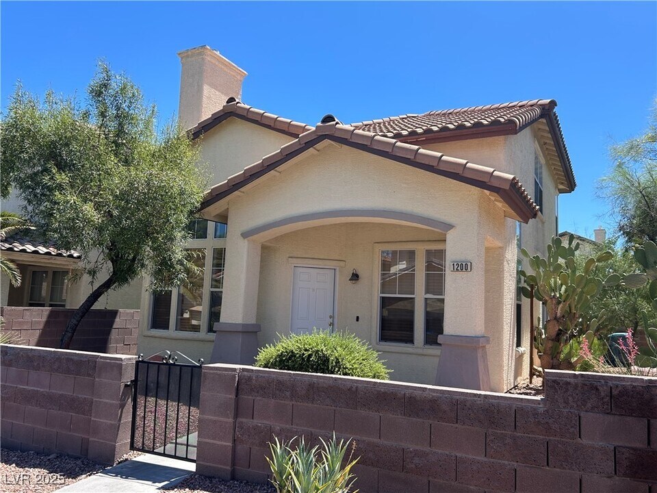 1200 Valerio in Las Vegas, NV - Building Photo