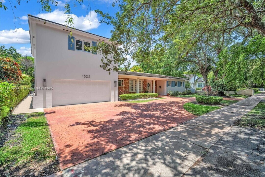 1525 Trevino Ave in Coral Gables, FL - Building Photo