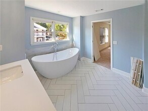 136 Crumley St SE in Atlanta, GA - Foto de edificio - Building Photo