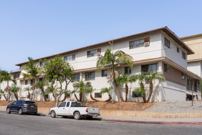 Lincoln Manor in Montebello, CA - Building Photo - Building Photo