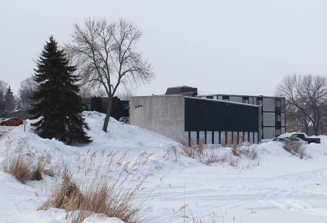 Dockside Apartments on Lake Minnetonka in Spring Park, MN - Building Photo - Building Photo