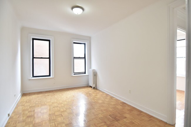 4848 Broadway-Unit -4E in New York, NY - Foto de edificio - Building Photo