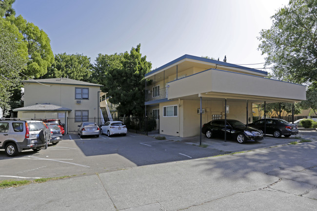 P Street Apartments in Sacramento, CA - Building Photo - Building Photo