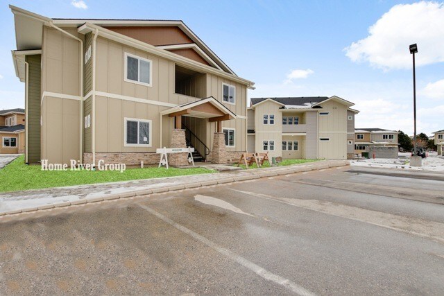 3590 E Grand Forest Dr-Unit -202 in Boise, ID - Building Photo
