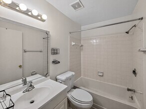 602 Kenwick Cir in Casselberry, FL - Foto de edificio - Building Photo