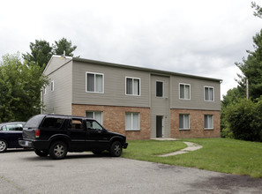 Autumn Hills Apartments in Dowagiac, MI - Building Photo - Building Photo