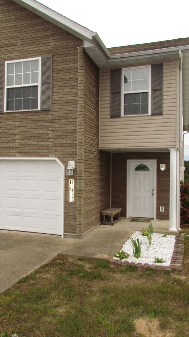 16758 Huntington Ln in St. Robert, MO - Building Photo - Building Photo