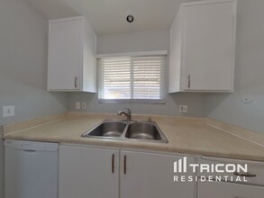 2037 Cardinal Way in Fairfield, CA - Building Photo - Building Photo