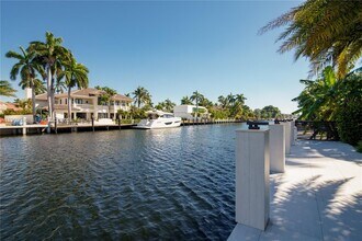 128 Fiesta Way in Fort Lauderdale, FL - Building Photo - Building Photo