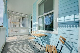 3304 Avenue Q in Galveston, TX - Building Photo - Building Photo