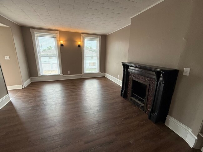 501 south 10th street, Apartment D, Unit D in Burlington, IA - Building Photo - Building Photo