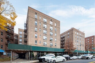 Kissena Senior Apartments in Flushing, NY - Foto de edificio - Building Photo