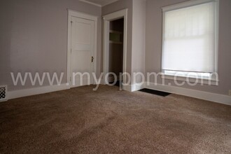 1020 N 32nd St in Omaha, NE - Foto de edificio - Building Photo