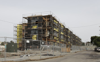 Main Street Village in Fremont, CA - Foto de edificio - Building Photo