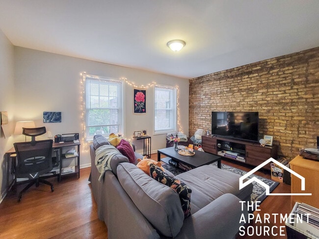 3820 N Sheffield Ave, Unit 3 in Chicago, IL - Building Photo - Building Photo