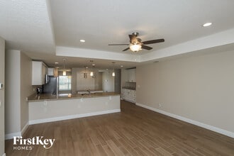 249 Bordeaux Ave NE in Palm Bay, FL - Foto de edificio - Building Photo