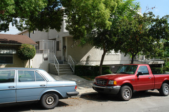 488 E Providencia Ave in Burbank, CA - Building Photo - Building Photo