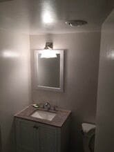 6145 Leesburg Pike, Unit 208 in Falls Church, VA - Building Photo - Building Photo