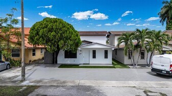1283 W 42nd St in Hialeah, FL - Building Photo