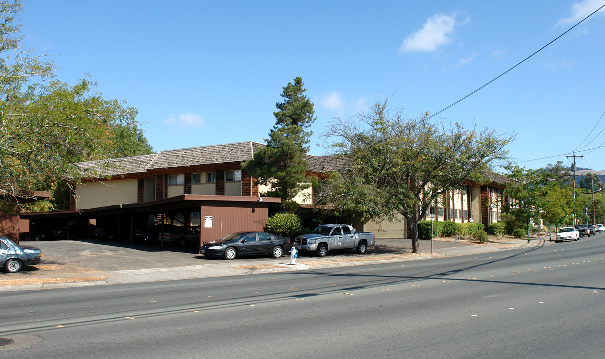 Kerner Apartments in Santa Rosa, CA - Building Photo