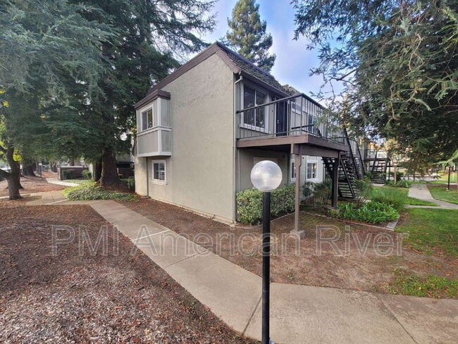 102 Luna Grande Cir in Sacramento, CA - Building Photo - Building Photo