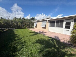 238 SE 3rd St in Dania Beach, FL - Building Photo - Building Photo