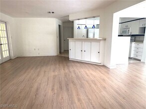 675 Wedge Dr in Naples, FL - Building Photo - Building Photo