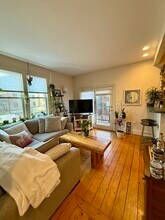 31 Jenkins St, Unit 2 in Boston, MA - Foto de edificio - Building Photo