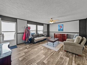 303 Mesa Rdg in Decatur, TX - Foto de edificio - Building Photo