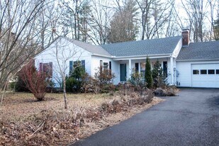 92 Cottage St in Greenfield, MA - Building Photo