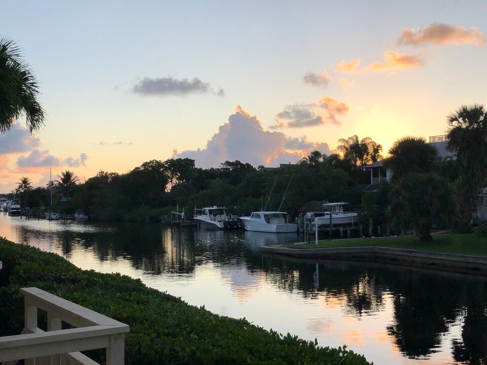 3901 SE Saint Lucie Blvd, Unit #9 in Stuart, FL - Building Photo