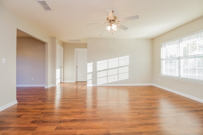 2014 Cobblestone Dr in Spring Hill, TN - Building Photo - Building Photo