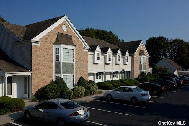 29 Sylvan Ln in Port Jefferson Station, NY - Building Photo