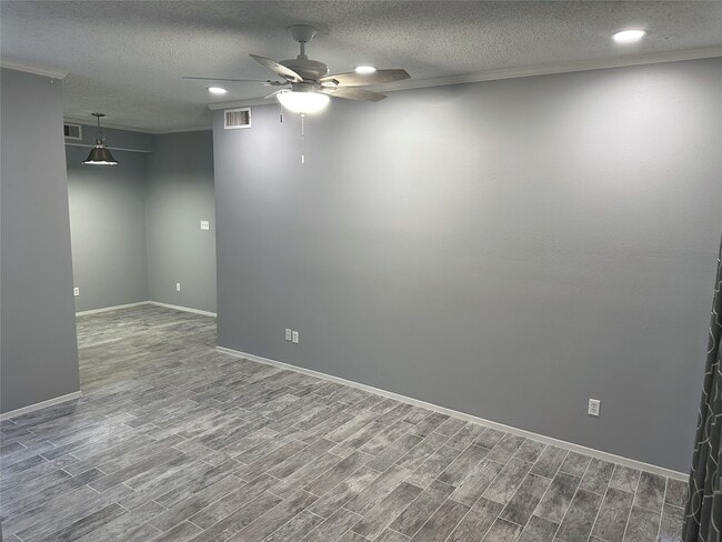 property at 7037 N Holiday Dr