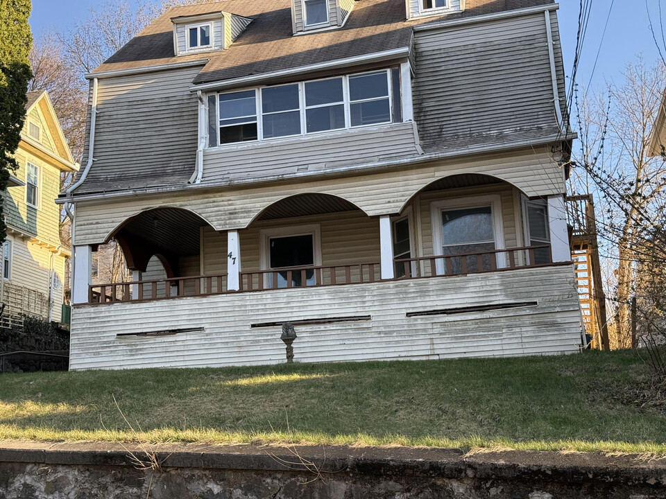 47 Chapman Ave in Waterbury, CT - Building Photo