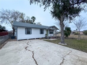 112 W Salazar St in San Juan, TX - Building Photo - Building Photo