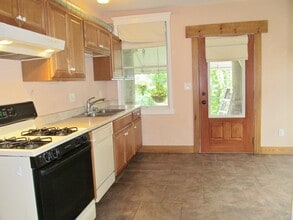 88 Thompson St, Unit 2 in Raritan, NJ - Building Photo - Building Photo