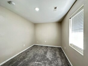 306 Spangler Dr in Richmond, KY - Foto de edificio - Building Photo