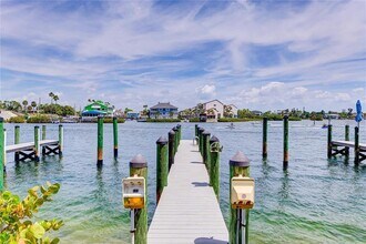 1308 Old Stickney Point Rd in Sarasota, FL - Building Photo - Building Photo