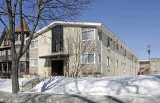 2448 W Killbourn St Apartamentos