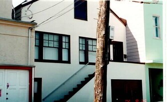 241 Lovell Ct in Manteca, CA - Building Photo