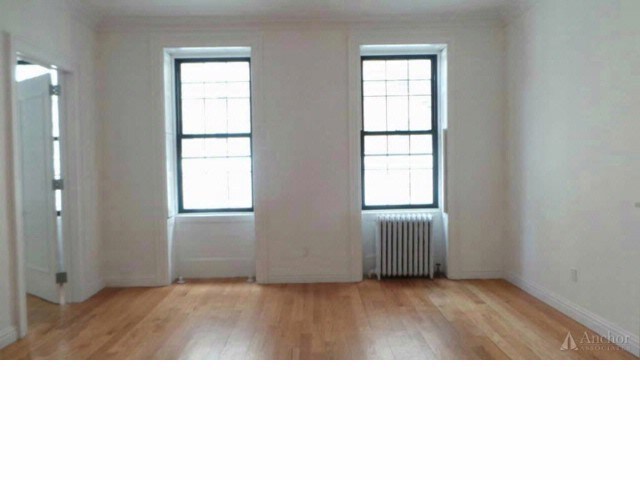 8 W 9th St-Unit -1BR in New York, NY - Building Photo - Building Photo