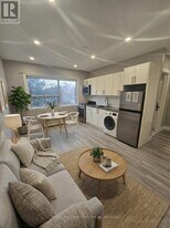 1566 Avenue Rd in Toronto, ON - Building Photo