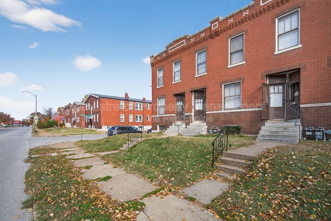 551 Bates St in St. Louis, MO - Foto de edificio - Building Photo