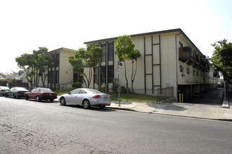 Camelot Apartments in Los Angeles, CA - Building Photo - Building Photo