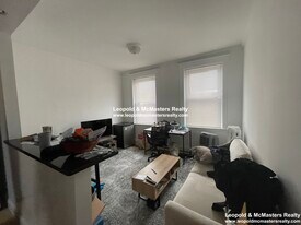 48 Queensberry St, Unit 15 in Boston, MA - Building Photo