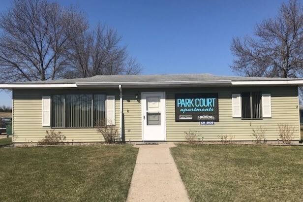 301 Hill Ave N in Park River, ND - Building Photo